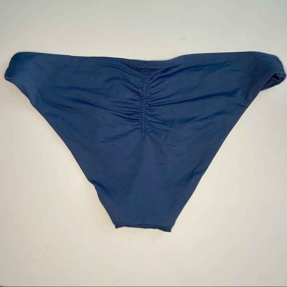 BECCA hipster shirred back bikini bottom ๐ - Picture 6 of 9